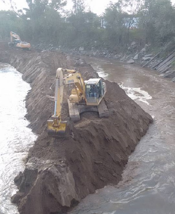 Nuevos Gaviones  en las barrancas del río en Bell Ville.