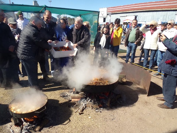 Exitosa Fiesta Tradicional de Comidas al Disco en Monte Buey