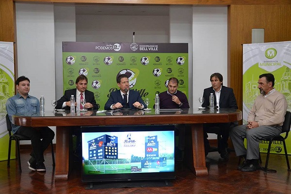 Se presentó la XVII Fiesta Nacional de la Pelota de Fútbol