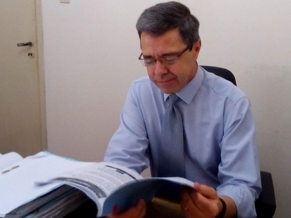 Covid-19, Justiniano Posse: investigan a un cura por incitar a incumplir el protocolo.