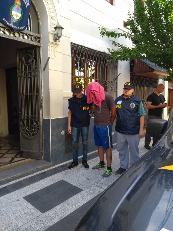 Detienen a una persona que estaba comercializando Monos Carayá