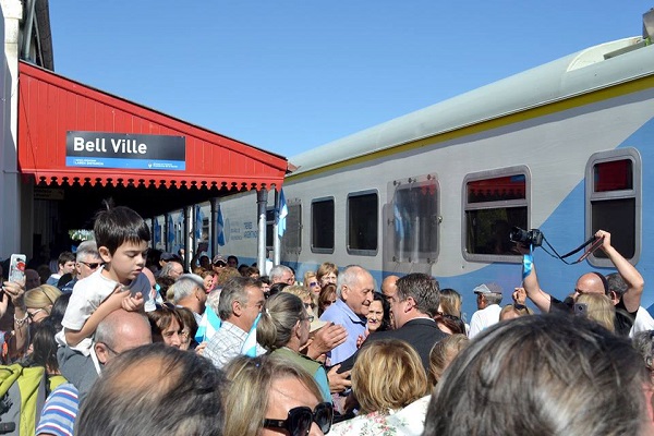Llegó el Tren y paró en Bell Ville después de 26  años