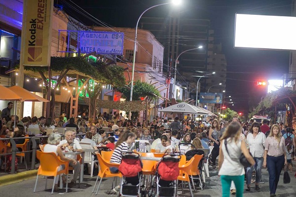 Muchos bellvillenses participaron de Noches de Rondas