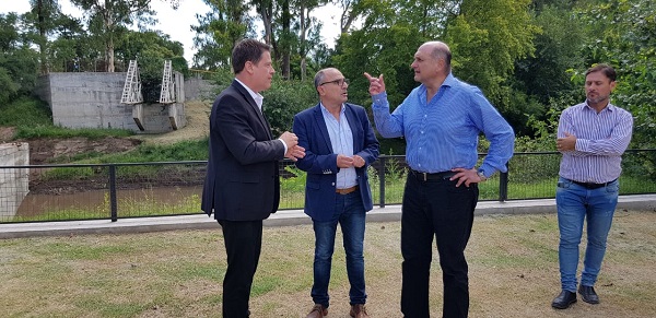 Osvaldo Vottero, anunció el llamado a licitación para la construcción del puente en calle Güemes y supervisó además la obra de la avenida de Circunvalación.