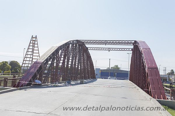 Sábado 23 Interrumpido el tránsito sobre el Puente de la Historia.
