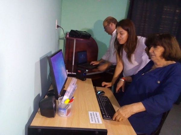 se inauguró el Centro de Cómputos de la U.C.R. local