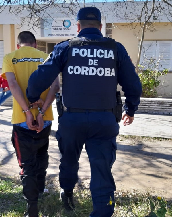 Detienen a una persona por  tentativa de hurto