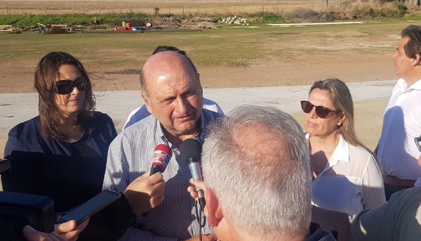La obra de la rotonda sobre Ruta Nacional N° 9 en Bell Ville avanza, fue recorrida por el Presidente de Vialidad Provincial.