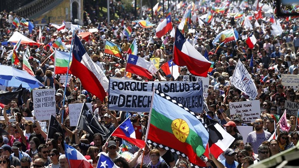 Chile: La oposición en conjunto  pide plebiscito y asamblea constituyente