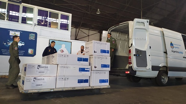 El Ministerio de Salud de la Nación entregó 153 respiradores 40 ecógrafos y mas de190 mil equipos de protección personal
