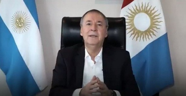 El Gobernador saludò a los periodistas cordobeses.