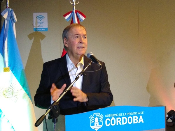El Gobierno provincial habilitó reuniones de hasta 10 personas en el interior de Córdoba.