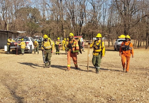 Incendios en Cordoba: bomberos y aviones siguen combatiendo dos focos