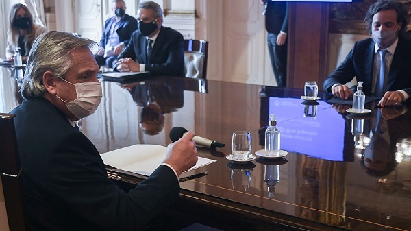El Gobierno Nacional prevé empezar la vacunación en la primera quincena de enero.