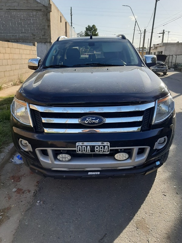En Villa Nueva retienen una camioneta que tenía pedido de secuestro desde la fiscalía de Bell Ville.