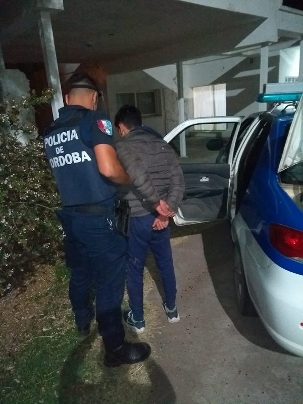 Robaron una moto en Bell Ville y siguieron delinquiendo en Ballesteros y Villa María.