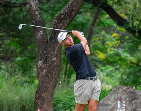 Gran actuación de Leandro Mihaich. Ganó el primer torneo federativo de golf de juveniles y menores de 2021