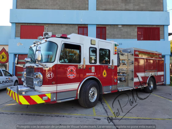 Bell Ville: Bomberos presentaron una nueva unidad y herramientas.