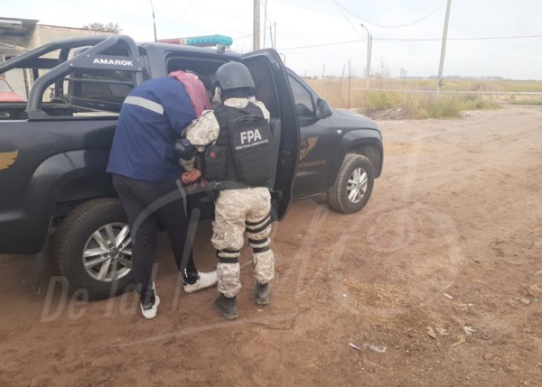 Canals: La F.P.A. detuvo a dos camioneros que vendían drogas en el sudeste de Córdoba.