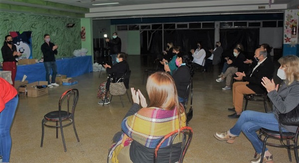 Bell Ville: Importante entrega de útiles escolares a escuelas y merenderos