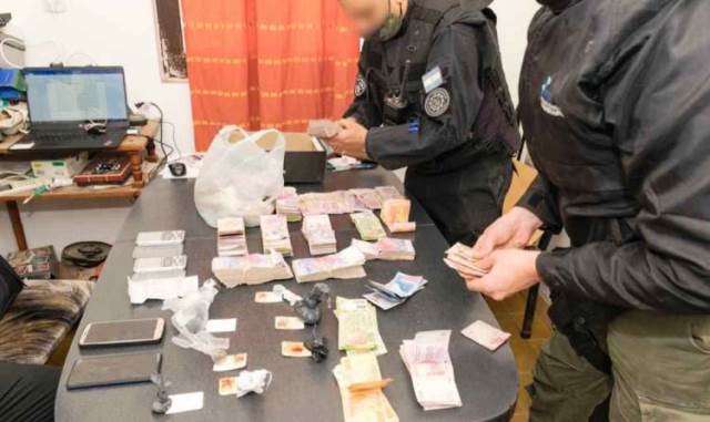 Dos detenidos en el  Penitenciario de  Villa María lideraban una banda que comercializaban drogas en la región.
