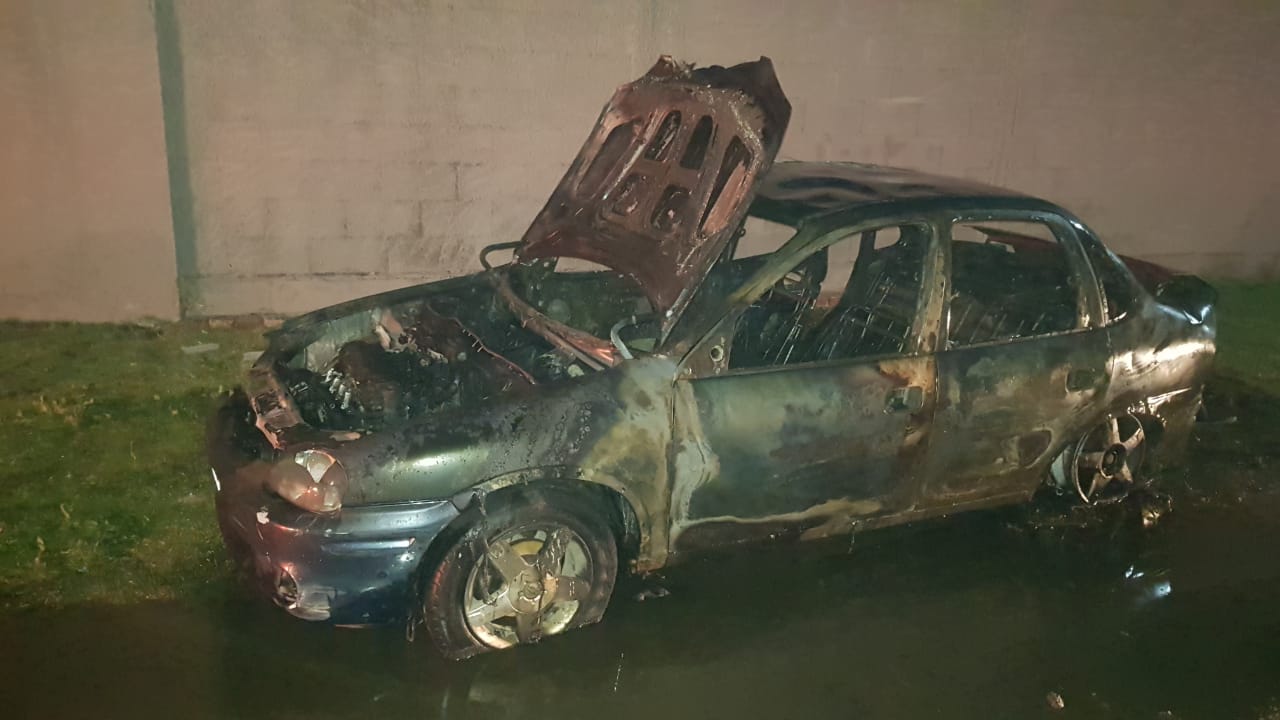 Bell Ville: Se incendió un auto.