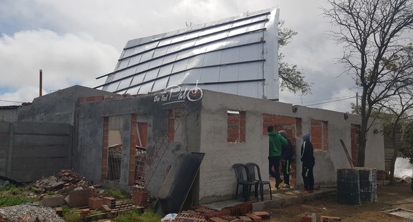 Bell Ville: Fuertes vientos provocaron daños en viviendas.