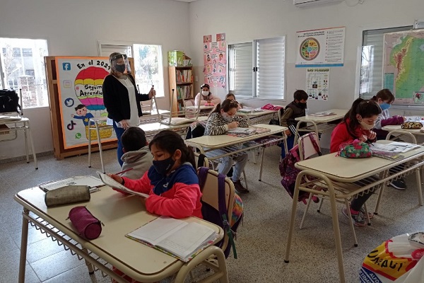Desde el 27 de septiembre retornará la presencialidad plena en las escuelas de la provincia de Córdoba.