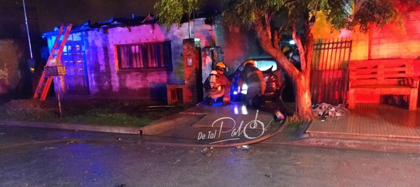 Bell Ville: Incendio de un automóvil.