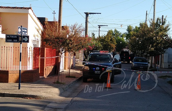 Bell Ville: Operativos de la F.P.A. en Barrio Jardín.