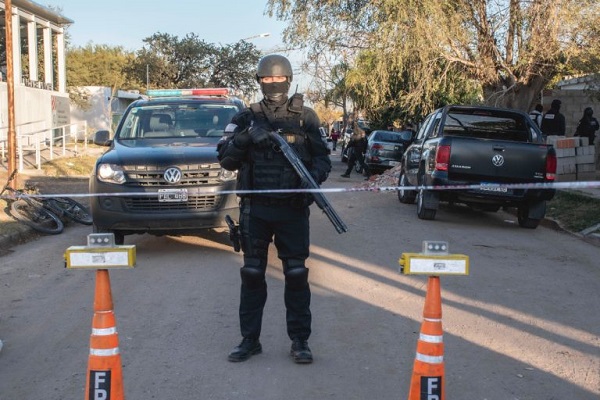Villa María: tres detenidos por vender drogas en proximidades a un jardín de infantes.