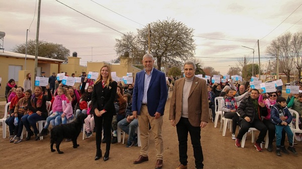 Morrison: el Intendente Reitano junto al Ministro Ferraresi entregaron 49 viviendas terminadas.
