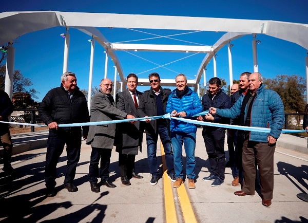 Bell Ville: Schiaretti inauguró un puente urbano y obras viales.