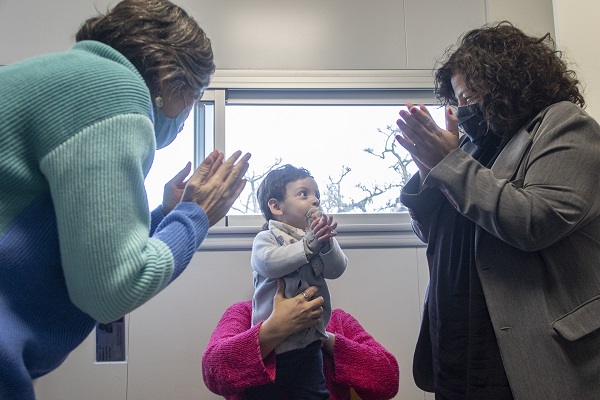 Vizzotti lanzó la campaña de vacunación pediátrica contra la covid-19 desde los seis meses en el hospital Garrahan.