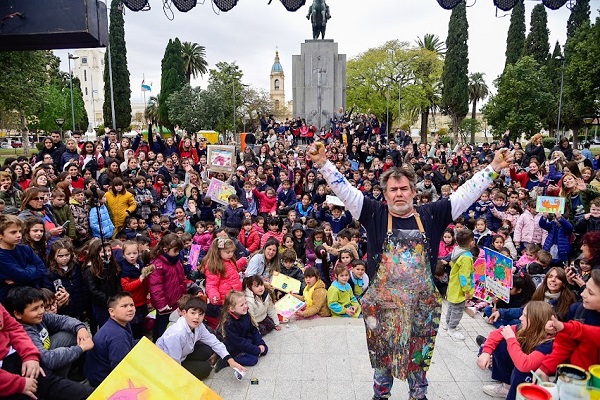 Bell Ville: Milo Lockett paso por la Feria del Libro y dejó huellas.