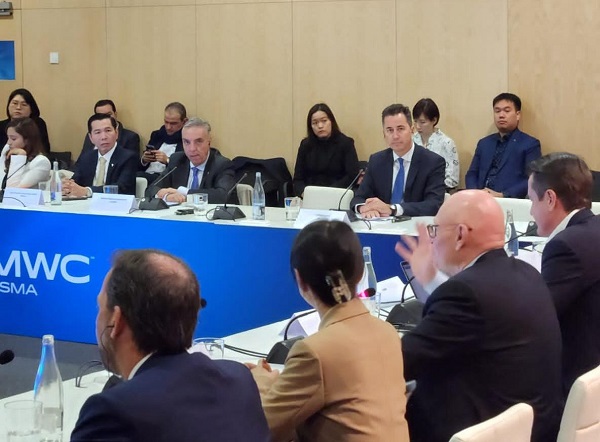 El Vicegobernador Calvo disertó en la Feria de Tecnología del mundo.