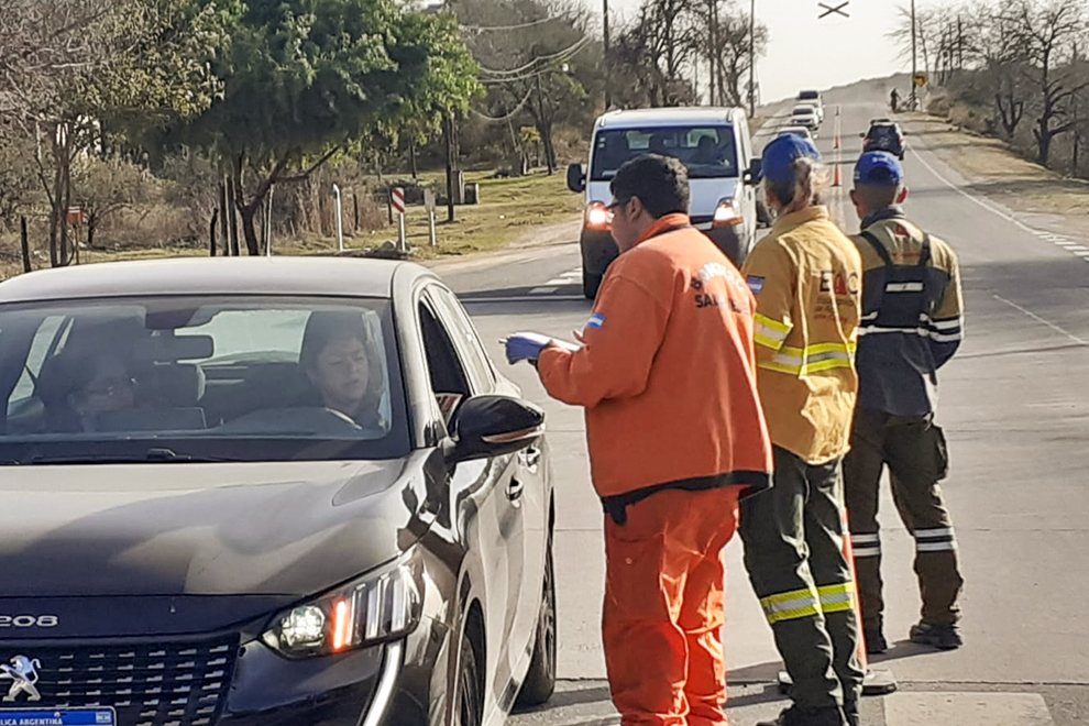 Concientizan en rutas sobre el riesgo de incendios.