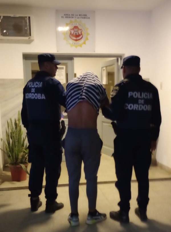 Policiales: un detenido por el intento de saqueo en Bell Ville y otro por instigar contra comercios de Justiniano Posse.