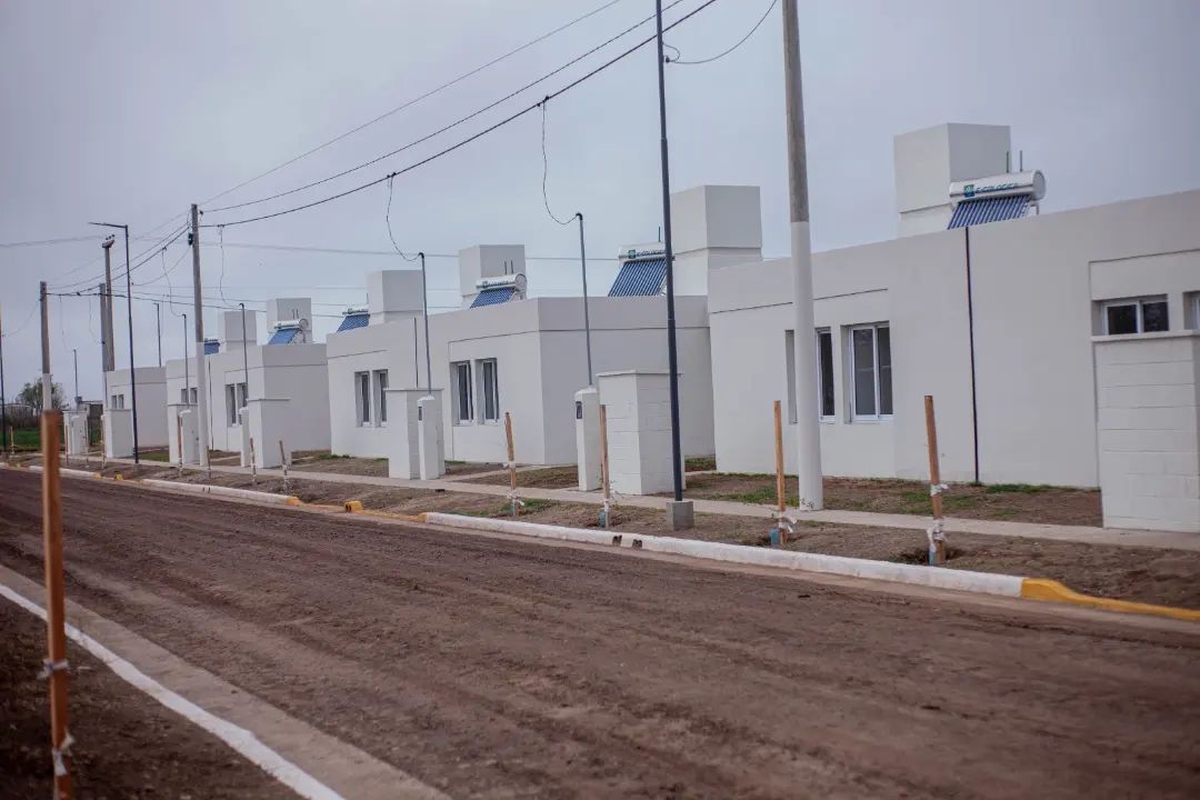 Idiazabal: la municipalidad entregó 10 nuevas viviendas del programa nacional Casa Propia