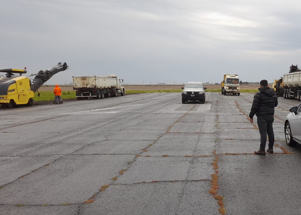 Marcos Juárez: la provincia repavimenta la pista del aeródromo.