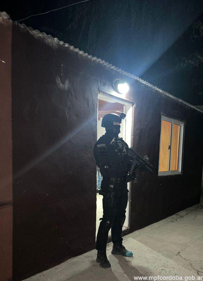 Marcos Juárez: detuvieron a una persona mientras vendía drogas junto a su mujer y su hija.
