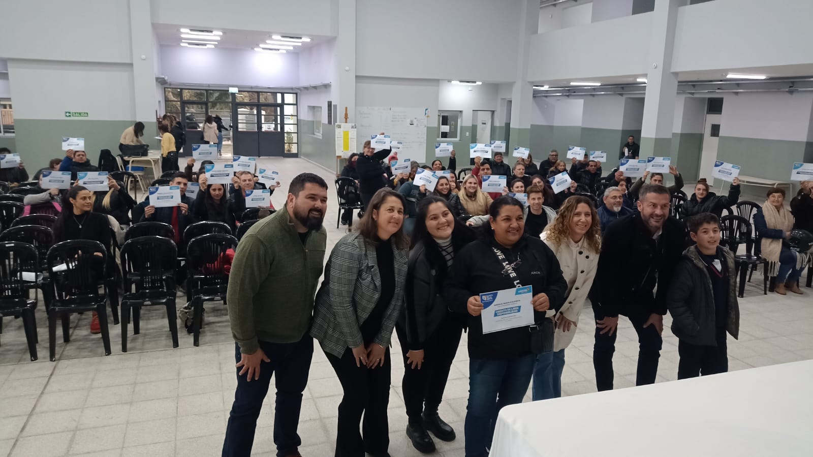 Bell Ville: La Ministra Laura Jure y el Legislador Abraham Galo entregaron créditos del Banco de la Gente y presentaron programas.
