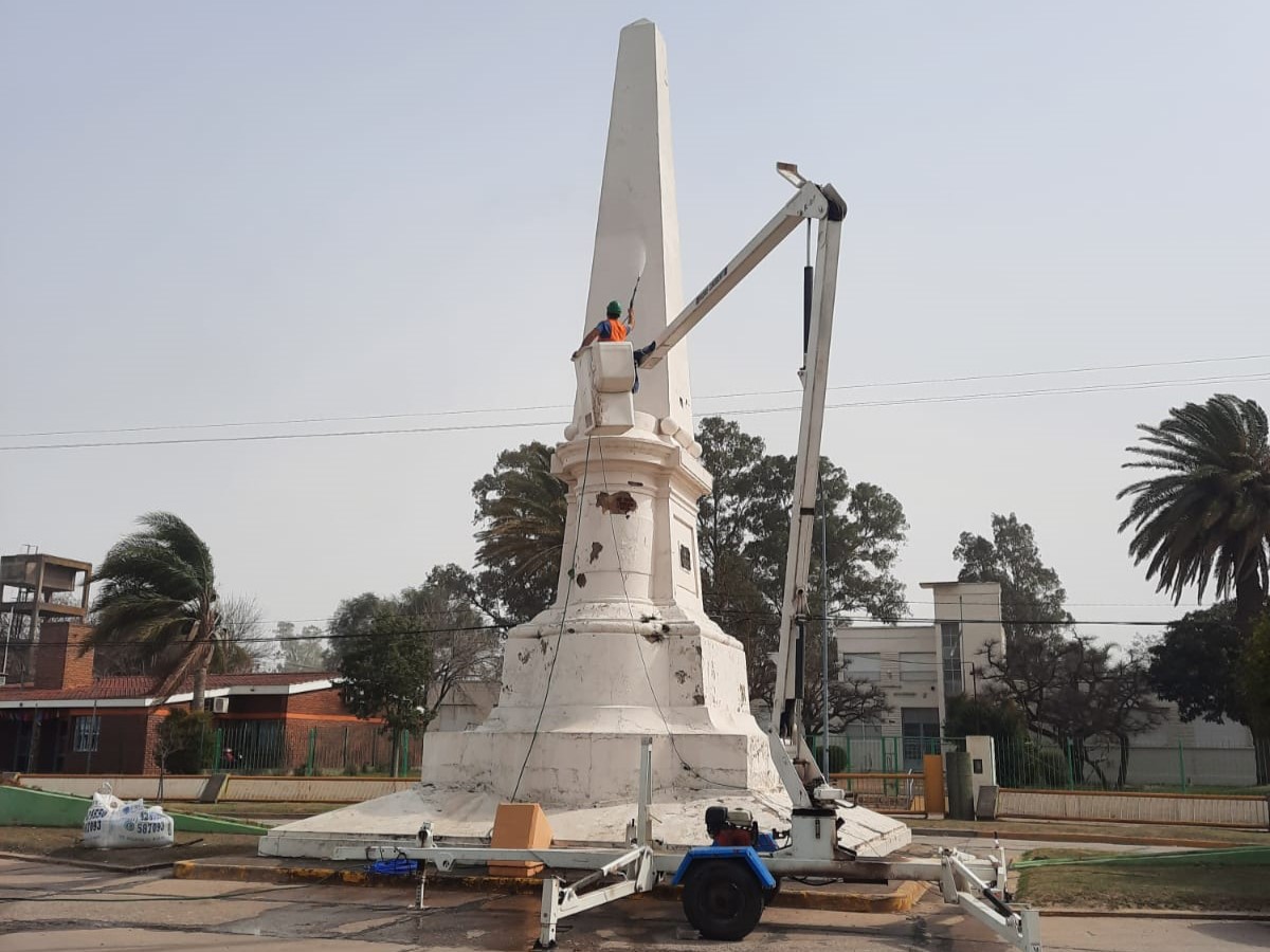 Bell Ville: Realizan  trabajos de refacción en la Pirámide.