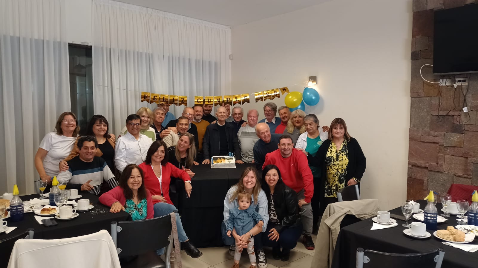 Bell Ville: El Ex intendente Nelson Ipérico festejó sus  90 años con amigos y colaboradores de su gestión.