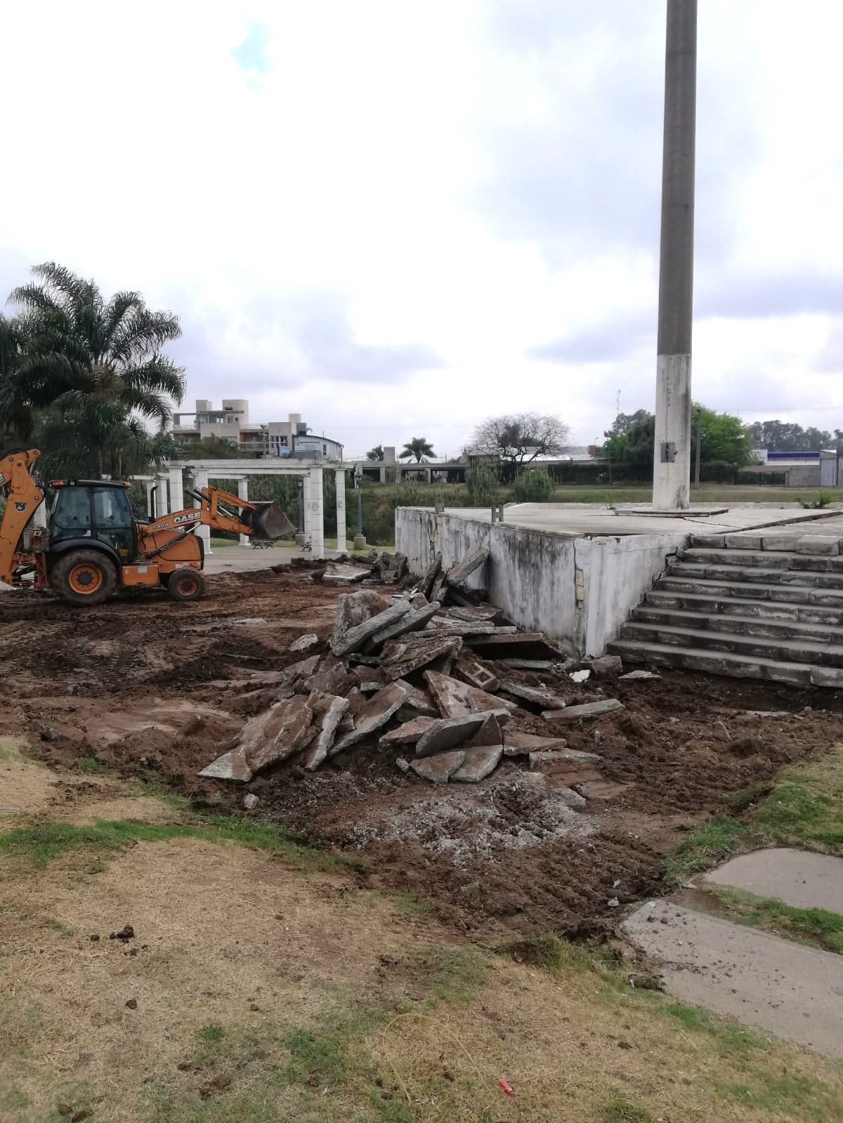 Bell Ville: la municipalidad restaura el Paseo de la Reconstrucción.