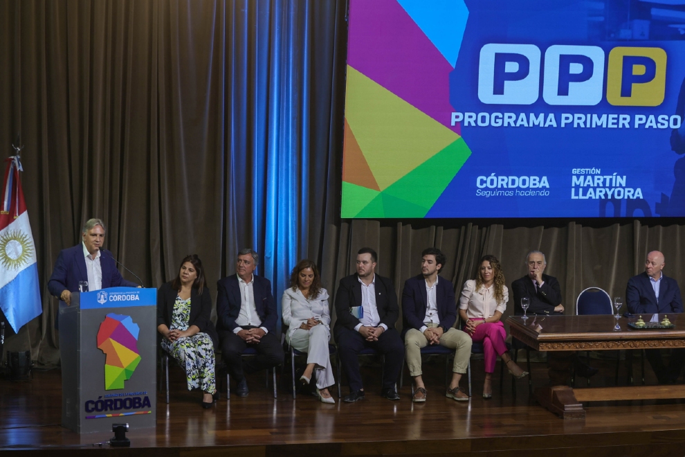 Llaryora lanzó una nueva edición del Programa Primer Paso.