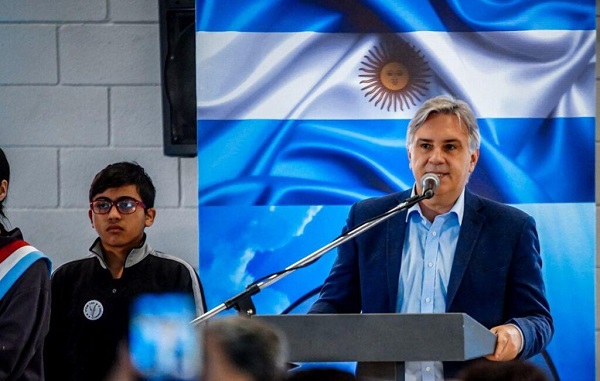 Llaryora inauguró en Carlos Paz el nuevo edificio del IPEM 190: “Una escuela moderna para el futuro de nuestros jóvenes”