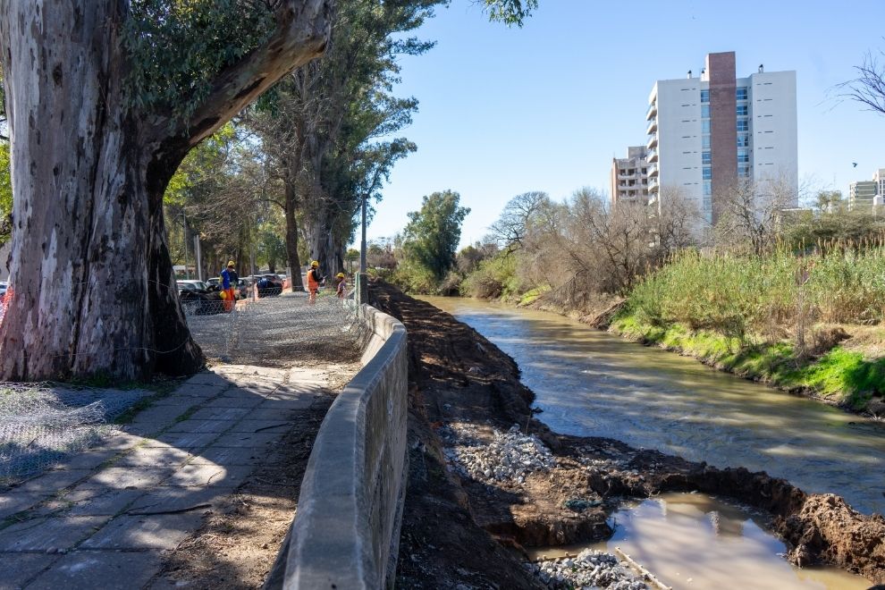 Bell Ville: La Provincia ejecuta las obras de defensa de márgenes del Río Ctalamochita.