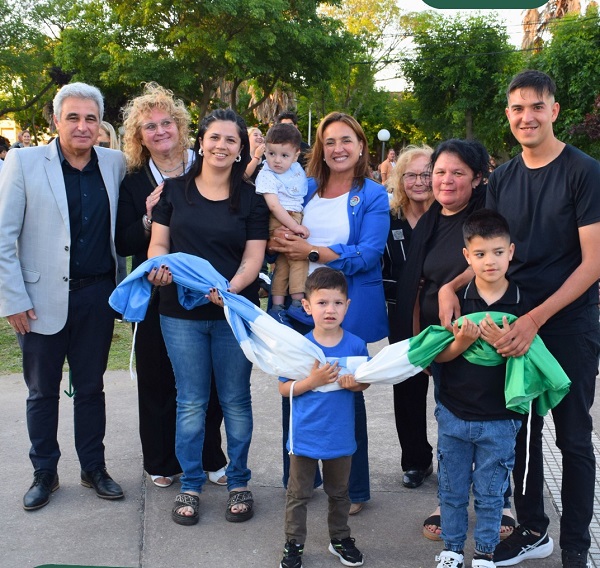 Morrison izó por primera vez su bandera en el marco del 158° aniversario del pueblo