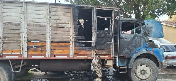 Tragedia en Ordóñez: un niño de 4 años murió tras incendiarse la caja de un camión